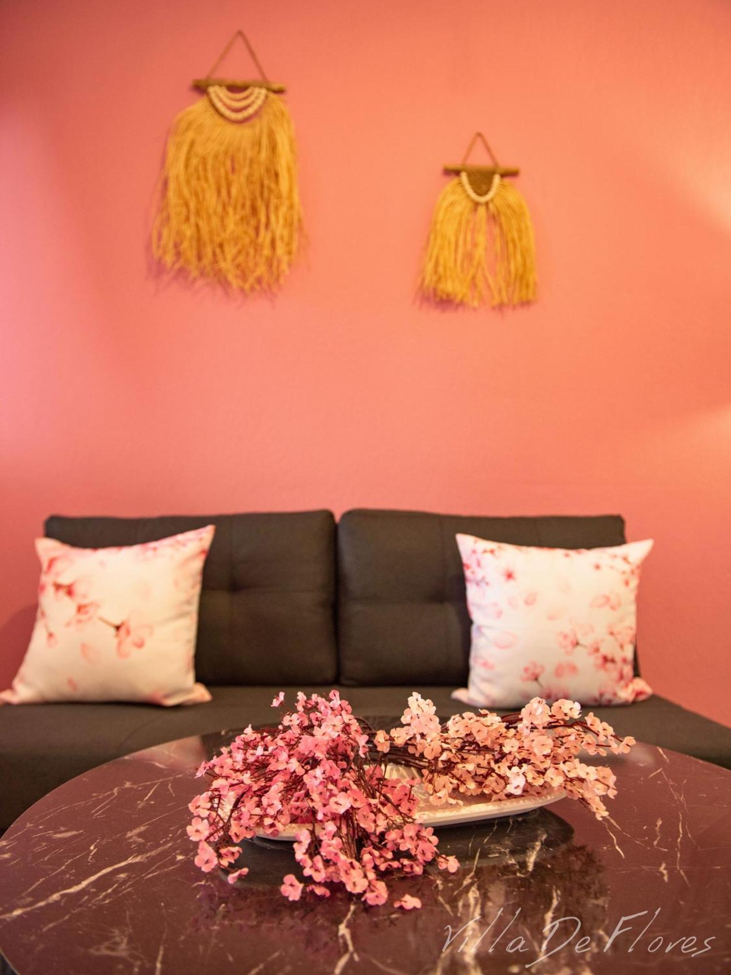De Flores Apartment *