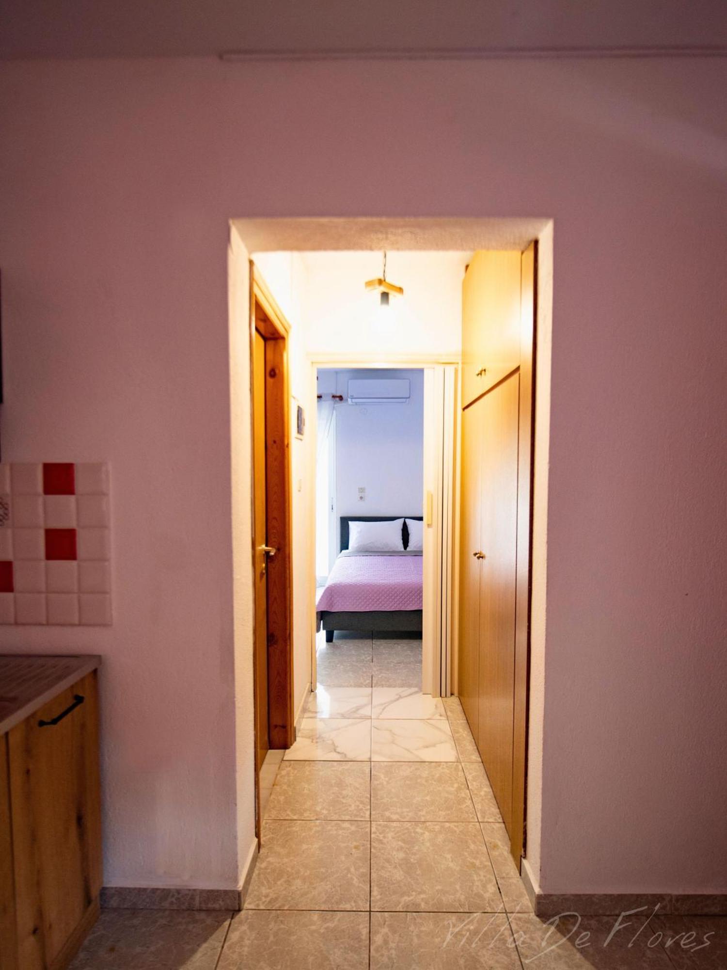 De Flores Apartment *